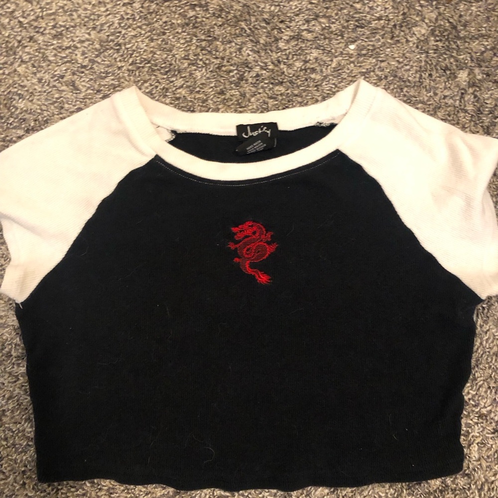 Justify dragon shirt size large
